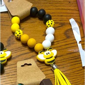 Key ring bracelet bee